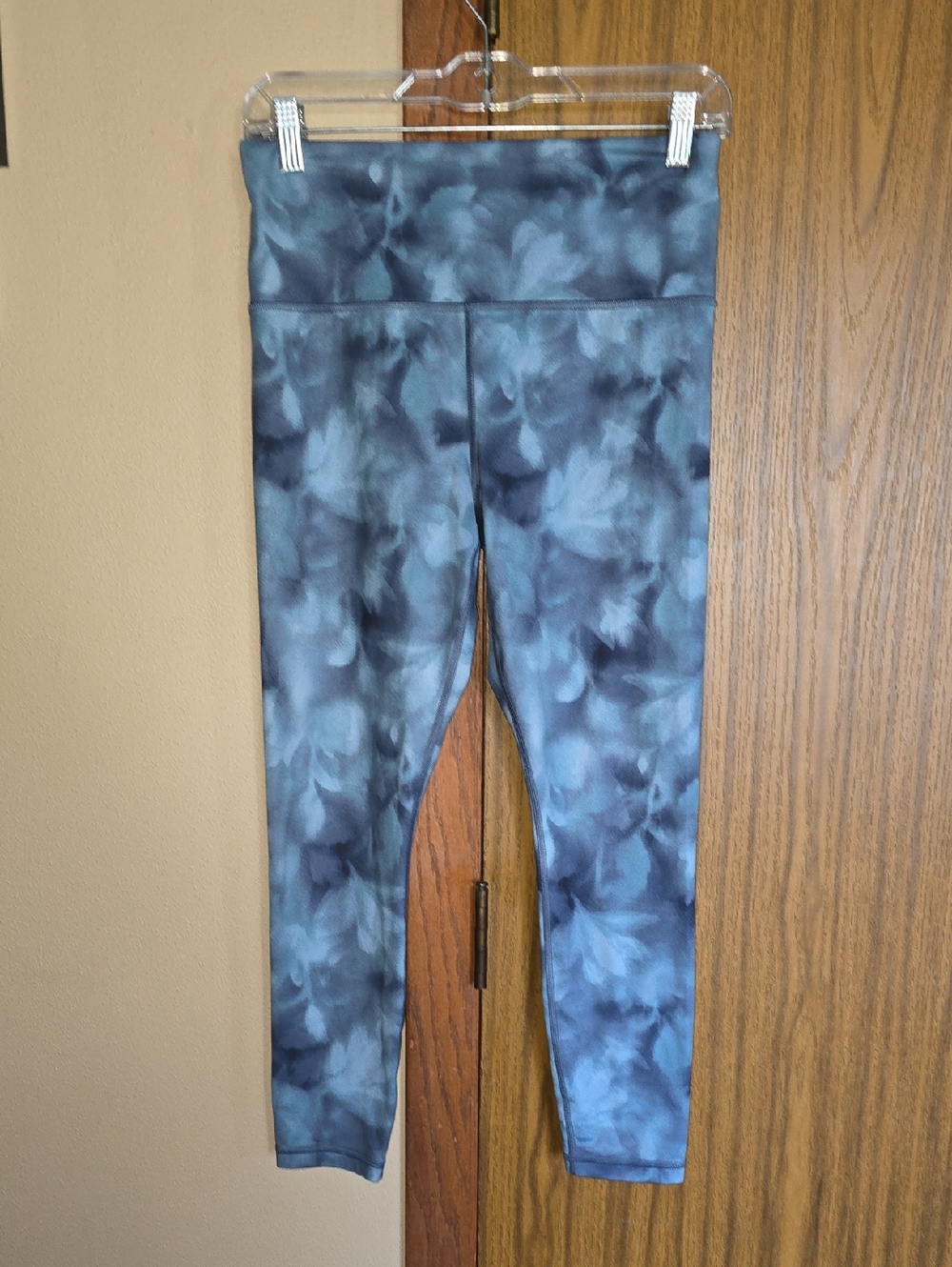 Athleta Navy and Gray Gradient Performance Top